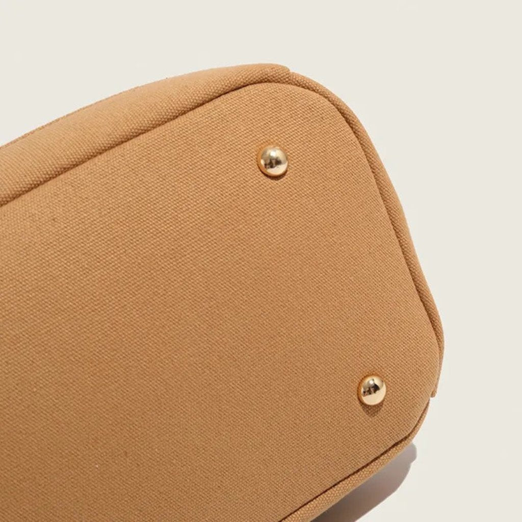 Détail dessous du sac à langer