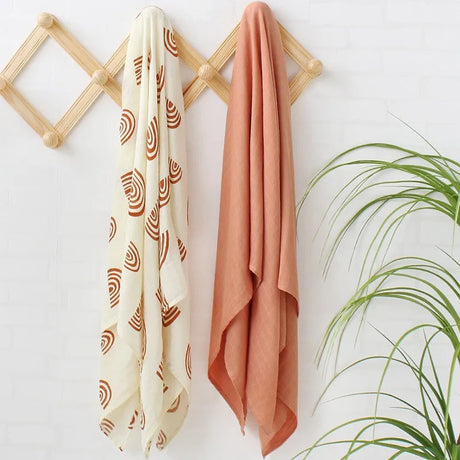 Lot de 2 langes Mousseline  arc en ciel et terracota