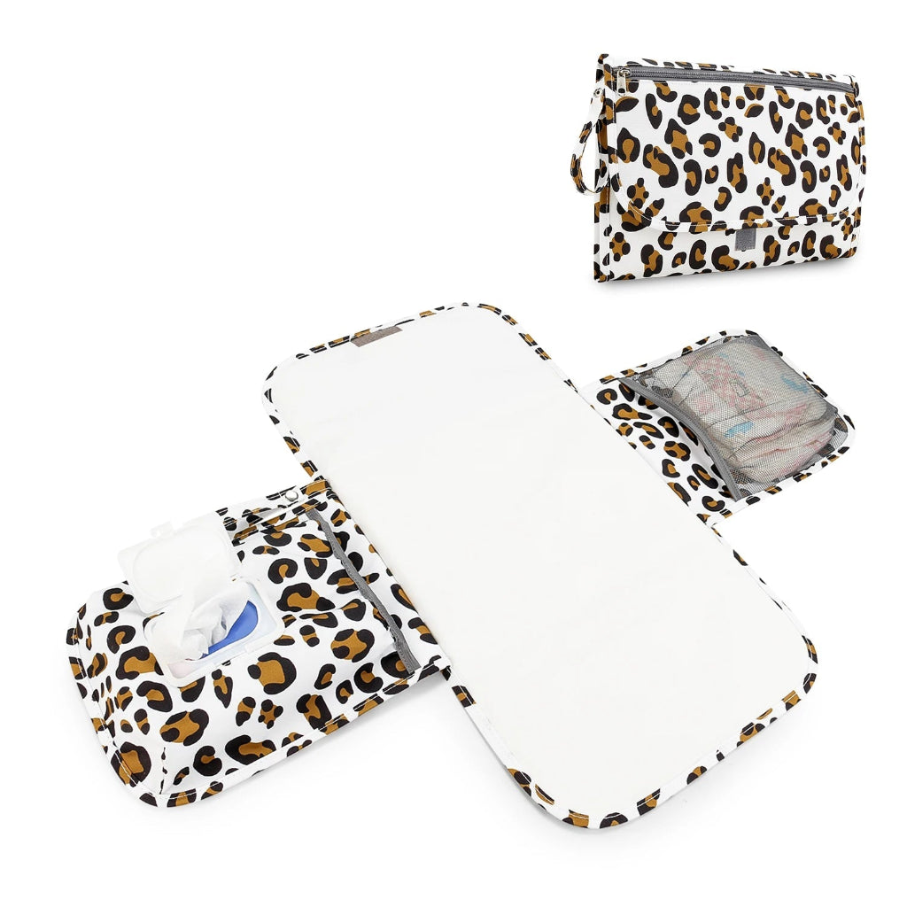 Tapis a langer nomade rangement couche et lingettes